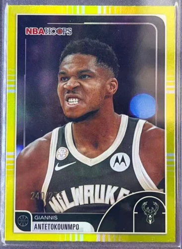 Giannis Antetokounmpo 2025-26 Topps NBA Hoops /275 Yellow Parallel Bucks #165