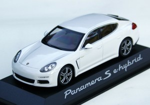 Minichamps Porsche Panamera S E Hybrid Modell Bj 13 16 M 1 43 Weiss Ebay