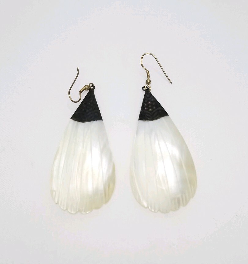 Classy Elegant Thin Teardrop Shaped Shell Earrings - image 2
