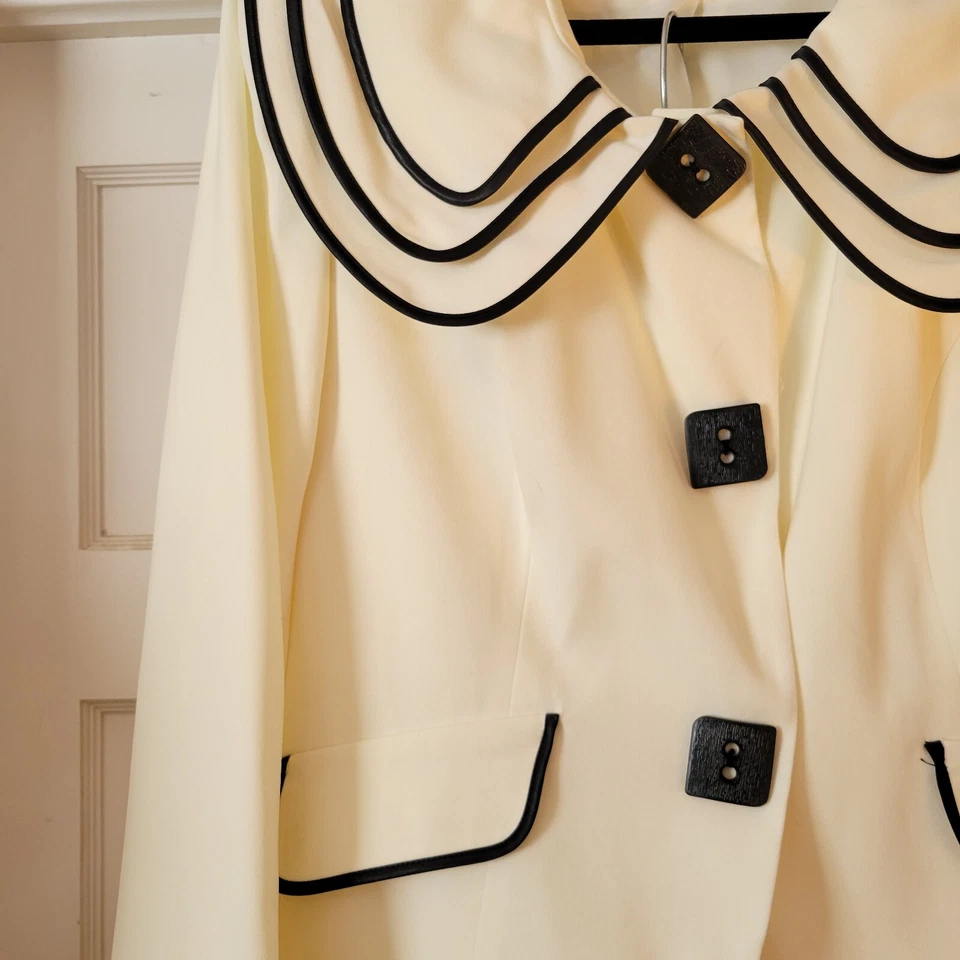 New Midnight Velvet Cream Black w/Large Collar Formal Wedding Skirt Suit Size 10 - Image 4 of 4