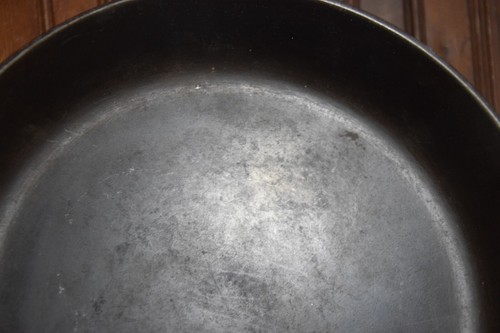 GRISWOLD CAST IRON No 9 METAL 11-1/4" SKILLET PRE 1960s VINTAGE ROUND SKILLET - Picture 17 of 24