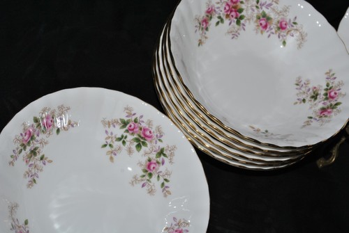 ROYAL ALBERT LAVENDER ROSE ENGLAND 1981 ROSES GOLD TRIM COUPE CEREAL SOUP BOWL - Picture 6 of 9