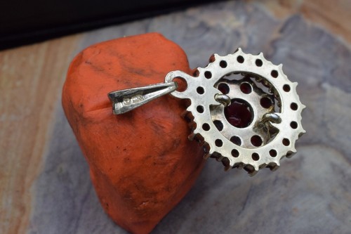 RR Antique Czech Bohemian Natural Rose Garnet Brooch Pendant Victorian snowflake - Picture 2 of 22