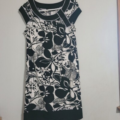 BCBGMAXAZRIA Size Small Dress Black White y2k Travel Summer Packable