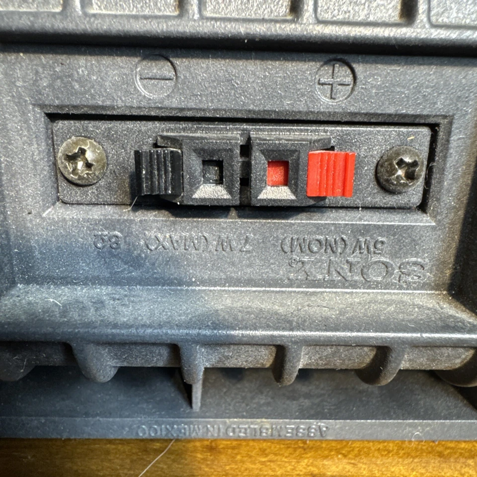 Altavoz desmontable independiente SONY 5W (NOM) 7W (MAX) 8 Ω (Ohm) Foto 4 de 4