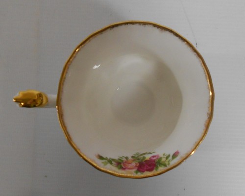 Royal Albert Old Country Roses Trio - Teacup, Saucer & Dessert Plate 1962 - Picture 5 of 10