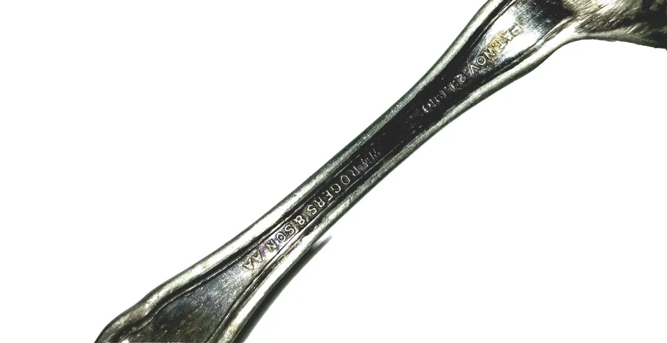 1 cuchara. Patrón de flor de azahar. Pat. 29 de noviembre de 1910. Wm Rogers & Son AA. Marcado.  Foto 4 de 4