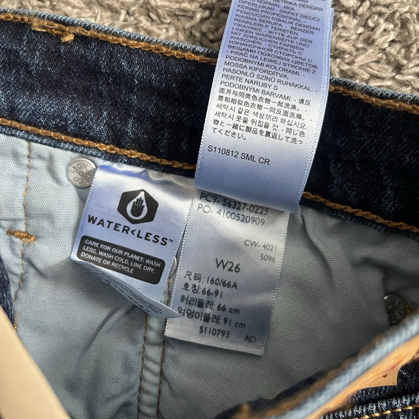 Levi's 501 Blue Denim Cutoff Shorts High Rise Size 26 Women's thumbnail 4