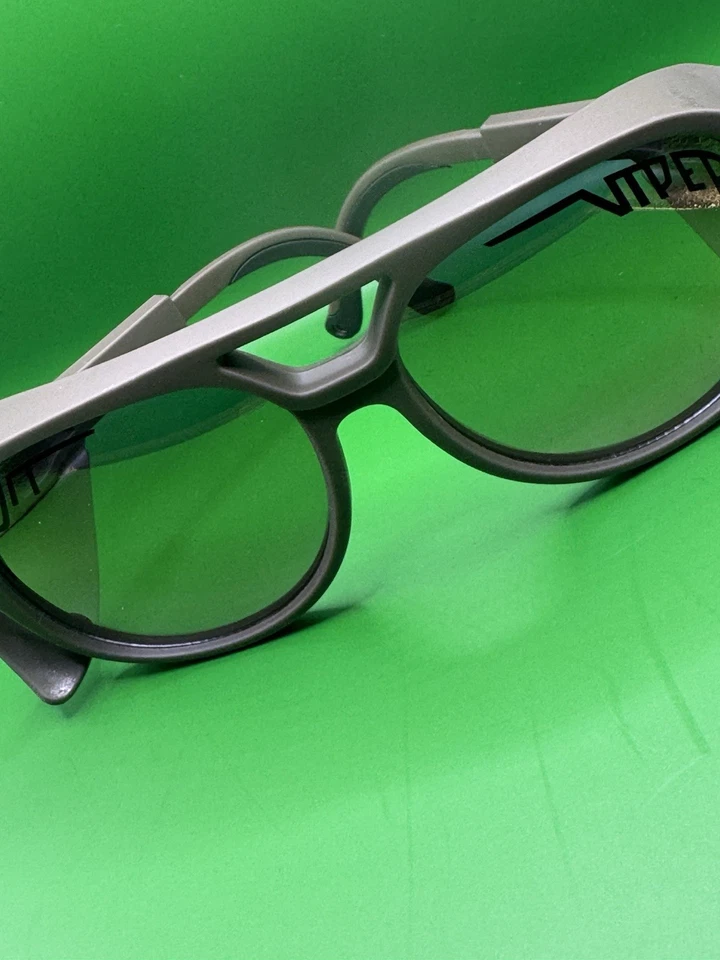 Gafas de sol Pit Viper lentes doradas de plástico aviador para hombre milicia verde militar Foto 3 de 4