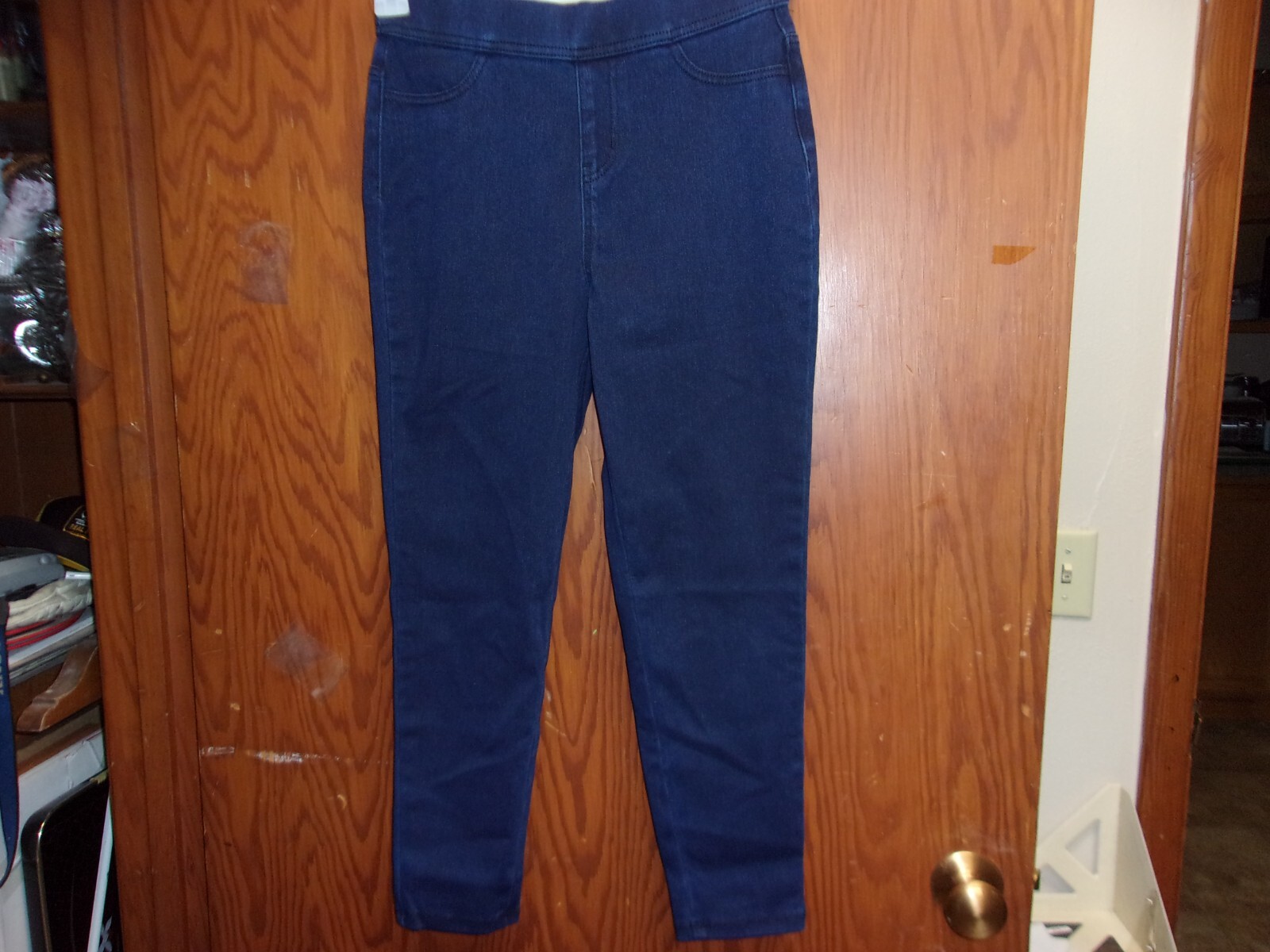 Picture 1 of 4