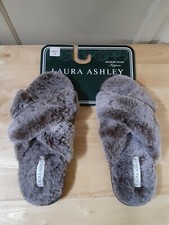 Laura Ashley Woman's Slippers W/ Memory Foam Size Small 5-6  NEW WITH TAGS