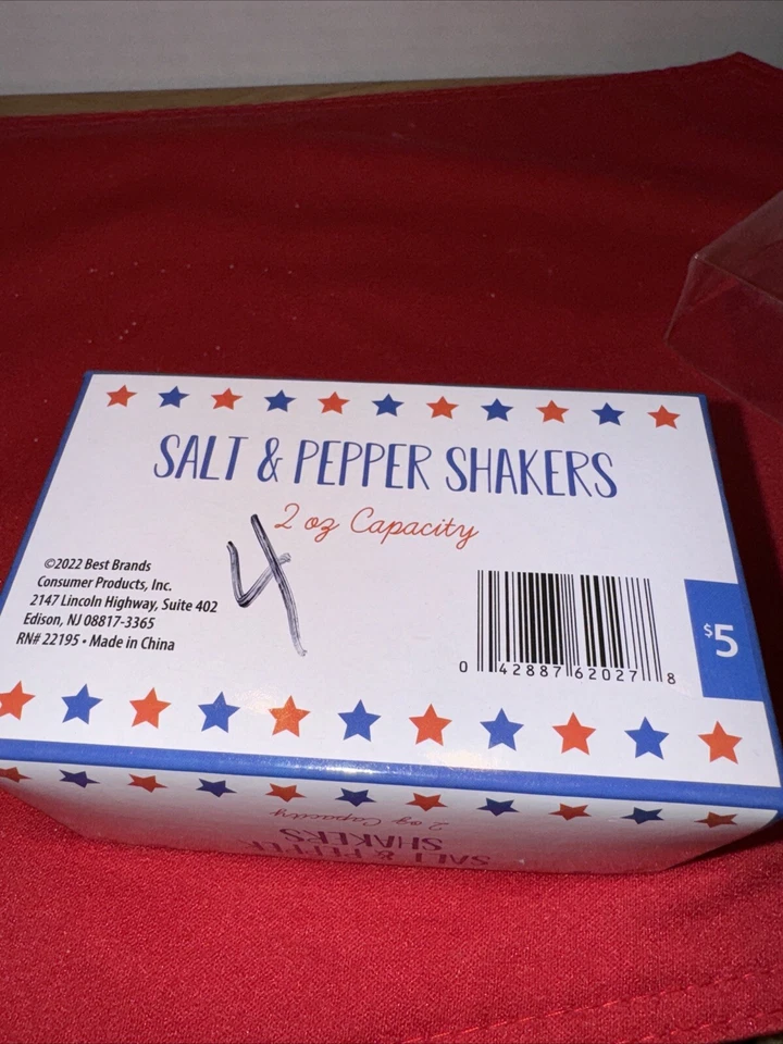 2 Sets Fourth of July Red, White and Blue Patriotic Salt & Pepper Shakers - Image 3 of 4