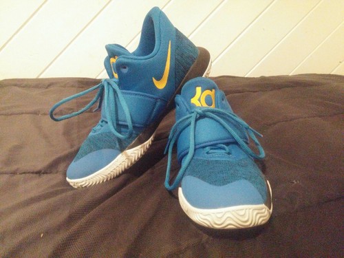 Nike KD Trey 5 VI. Youth Sz5.5. Blue 