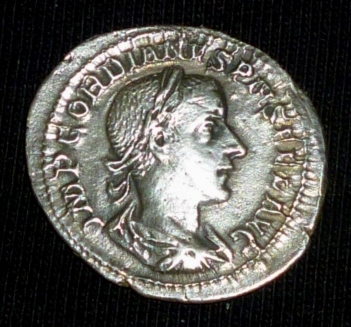 Ancient Roman Coin - Denarius Emperor GORDIAN III - Circa 238-244 AD   -904 - Picture 1 of 10