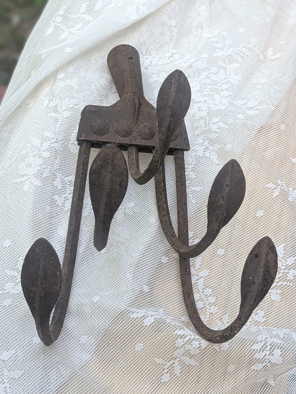 Vintage Norcross Rusty 5 Tine Plow Cast Iron Cultivator Claw Scratcher 