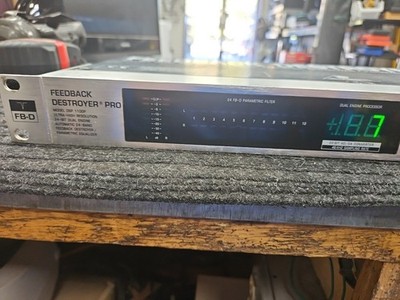 Behringer DSP 1100P Feedback Destroyer Pro Rack Unit