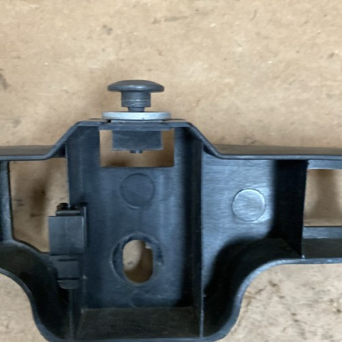 AUDI R8 2014 2015 sensor parachoques trasero soporte de montaje amortiguador de impacto central 1424 - Imagen 4 de 13