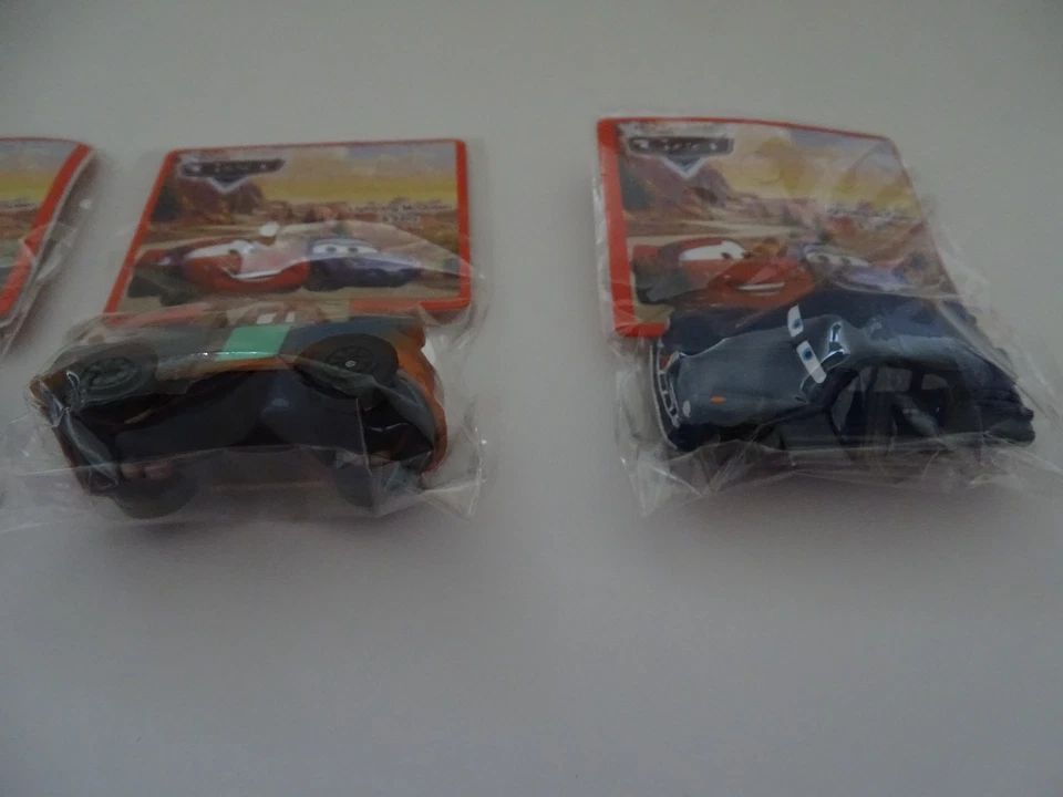 Cars Disney Pixar lot de 14 mini véhicules neufs jamais déballés - Photo 4/4
