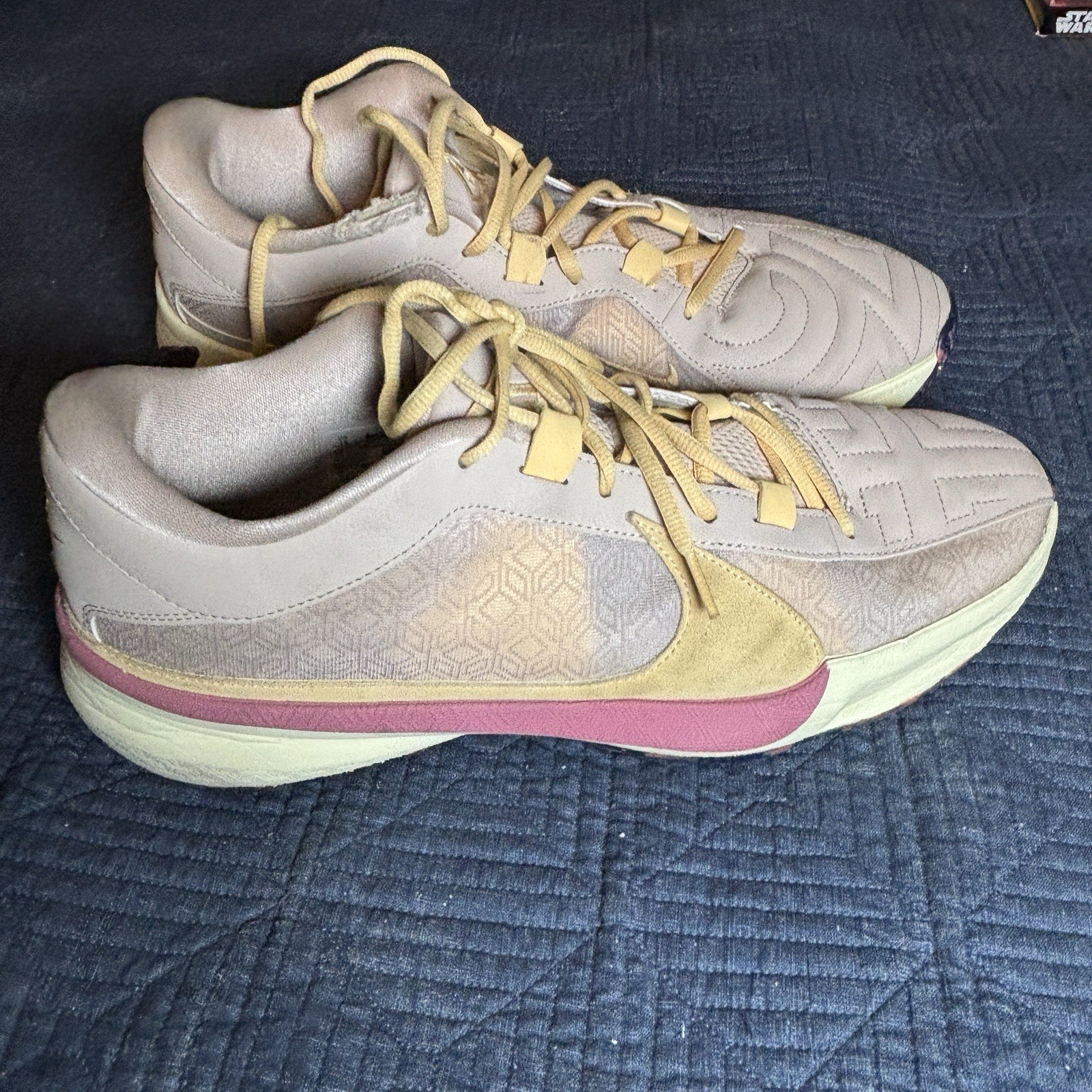 Nike Zoom Freak 5 Mens Sz 14 Basketball Shoes DX4985-200 Fossil Stone V