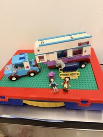 LEGO FRIENDS: Horse Vet Trailer (41125) 95% complete set good condition