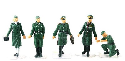 PMA 1:72 German Officers - Five Figures, P0408