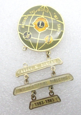 1983-1985 Lions Int Harry Duncan Director Around the World Lapel Pin (C585)