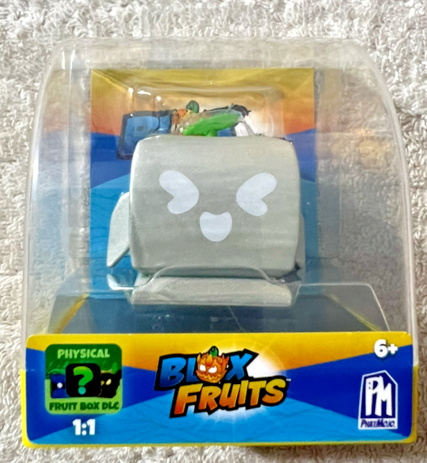 BLOX FRUITS ROCKET MINIFIGURE IN CASE INCLUDES PHYSICAL DLC CODE