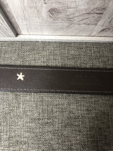 Genuine Leather Mens Belt Size 46 Brown with Removable Gold Tone Buckle - Picture 3 of 5