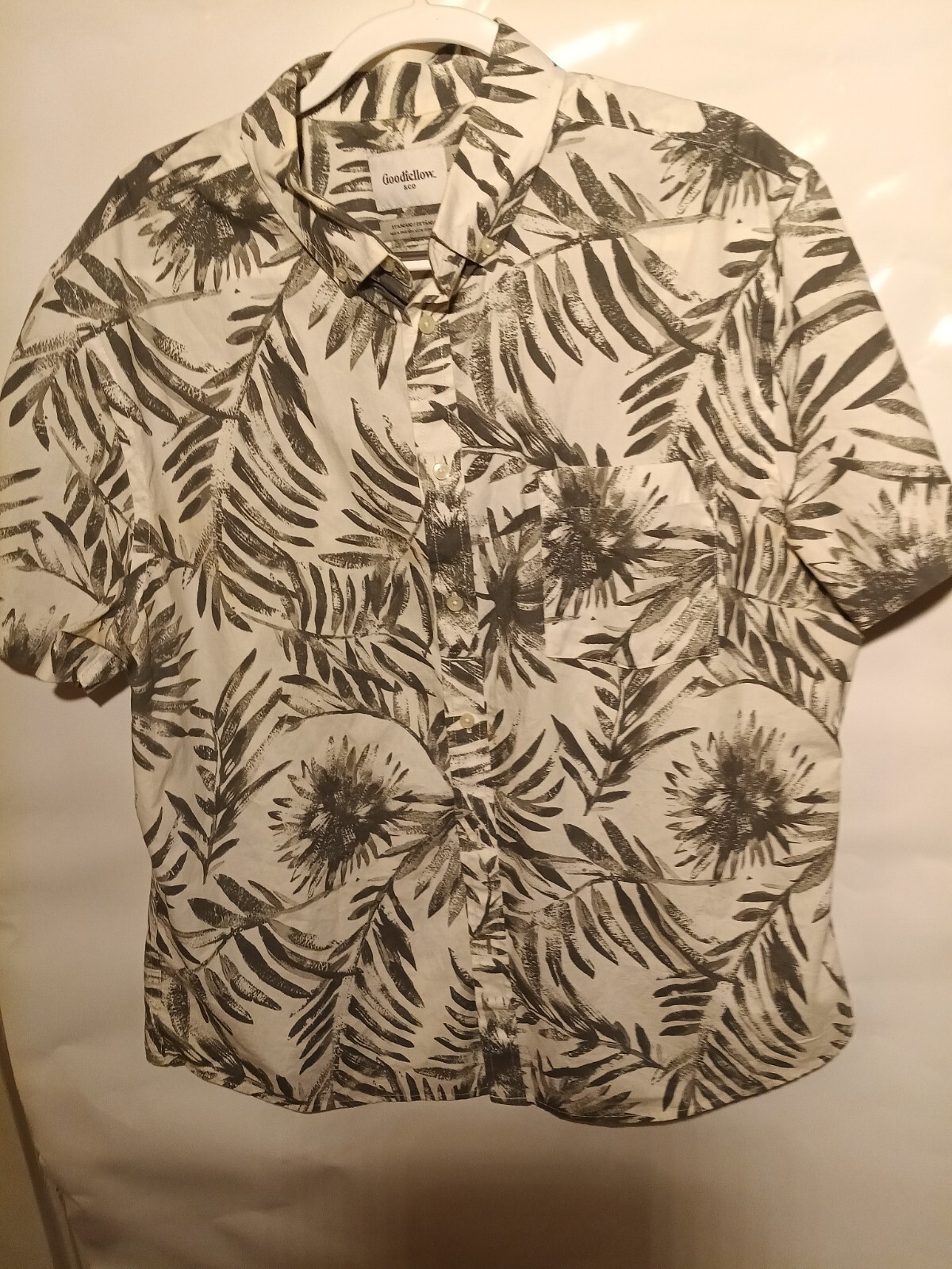 Goodfellow & Co Men's XL Floral Button Down Short Sleeve Shirt