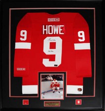Gordie Howe Detroit Red Wings Signed red Jersey Hockey Collector Frame