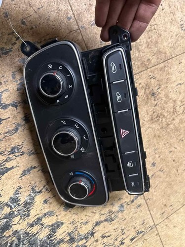 Heater A/c Control KIA SORENTO 14 15 - Picture 2 of 5