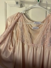 VTG Vanity Fair Nightgown Set With Matching Robe Size Medium Pink