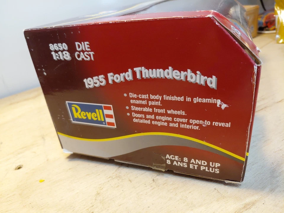 Revell 1:18 1955 Thunderbird rojo convertible fundido a presión 1992 en caja original Foto 4 de 4