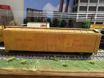 MDC Roundhouse HO 50' Plug Door Boxcar Union Pacific MW/KDs Weathered