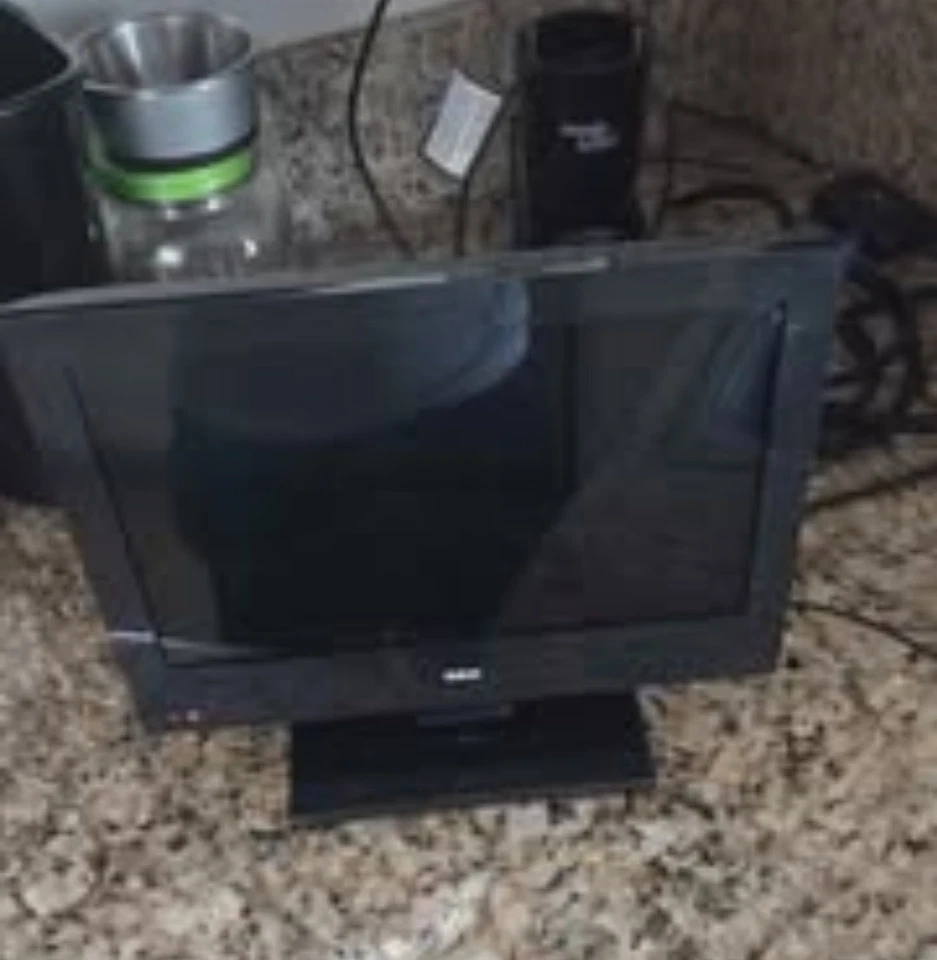 RCA 13.3” LED HDTV DVD Combo model DECG13DR NEW IN BOX - Image 3 of 3