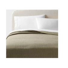 Jersey Quilt - Threshold full/queen, dark olive quilt NEW 88x92 inch