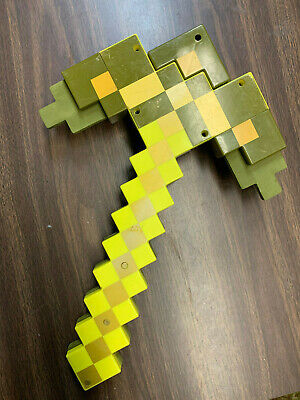  Mattel Minecraft Golden Sword : Toys & Games