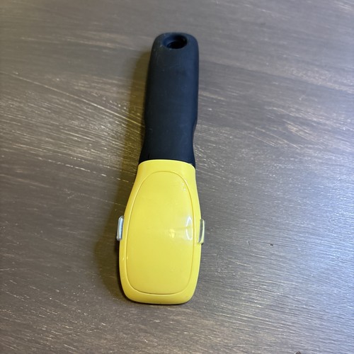 OXO Good Grips Maisschäler vertikal rutschfester Griff gelb rostfreie Klinge - Bild 8 von 10