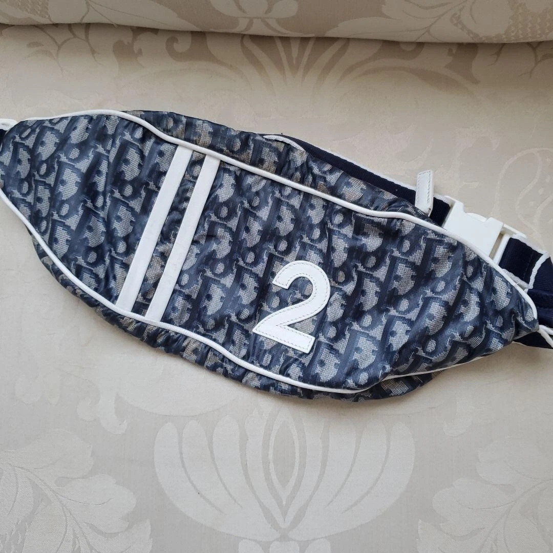 Authentique sac bandoulière Christian Dior trotteur taille nylon cuir bleu marine occasion femme JP