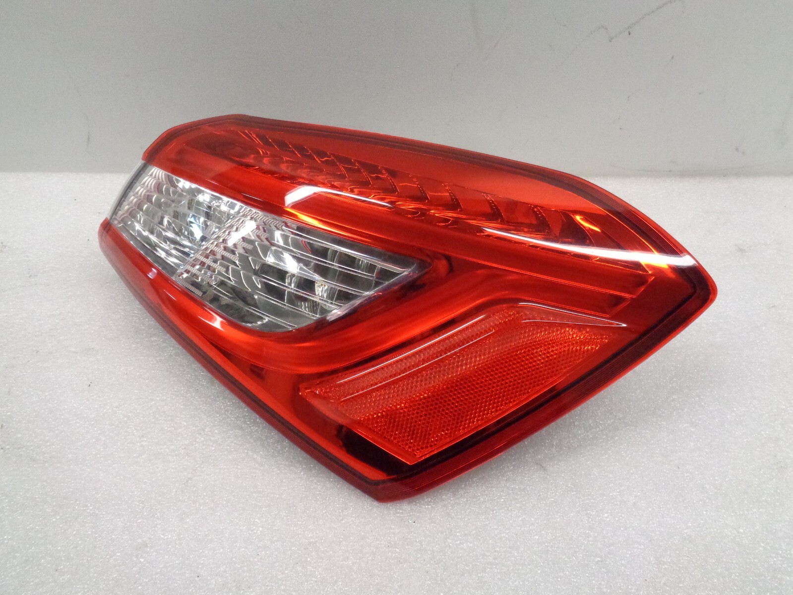 14-19 Maserati Ghibli Rear Right Passenger Outer Tail Light Lamp OEM AK240263