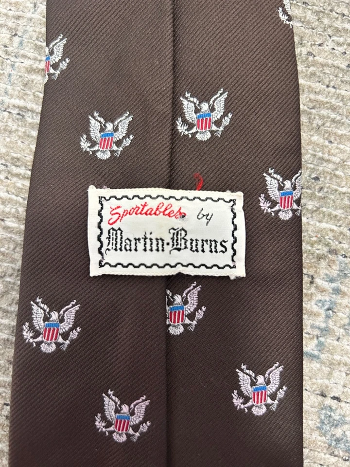 Corbata preppy vintage águila marrón bordada criatura Estados Unidos América Foto 4 de 4