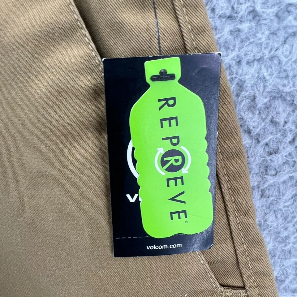 VOLCOM Frickin Chino Shorts Men 30 (31x10.5 Actual) Regular Tan Flat Front Skate - Image 3 of 4