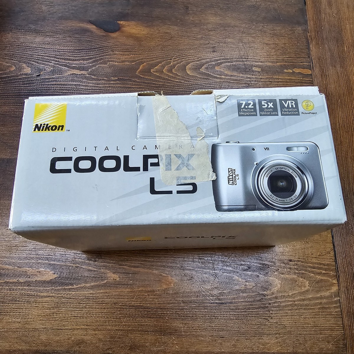 Nikon Coolpix Digital Camera L5 VR 7.2 MP Point Shoot TURNS Nikon Coolpix Digital Camera L5 VR 7.2 MP Point Shoot TURNS