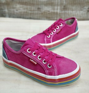 levis pink shoes