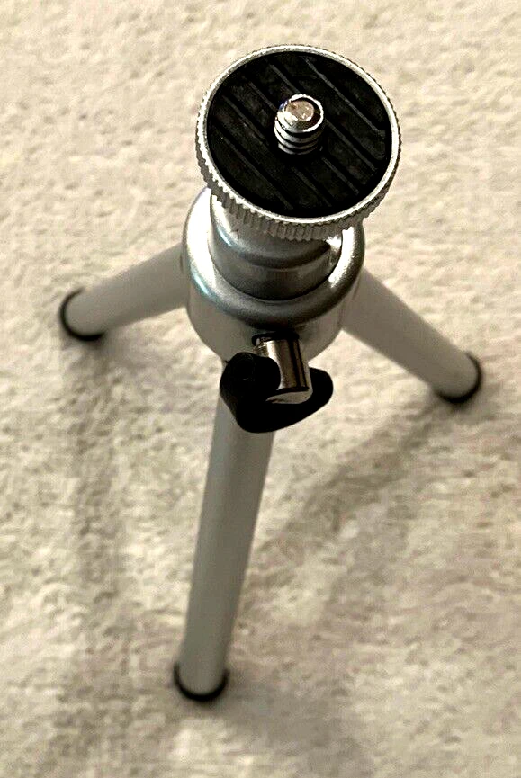 Insignia 5.5 Inch Mini Tripod Stabilizer For Digital Camera / Camcorder #410 - Image 3 of 4