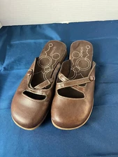GITANO Womens Slip On Brown Shoes Size 6 X Mirror Synthetic Flats