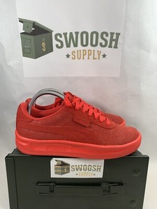 puma women's red sneakers