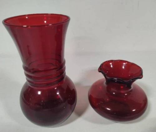 Set Of 2 Vtg Anchor Hocking Royal Ruby Red Glass Vases W/Ruffled Crimped Rim
