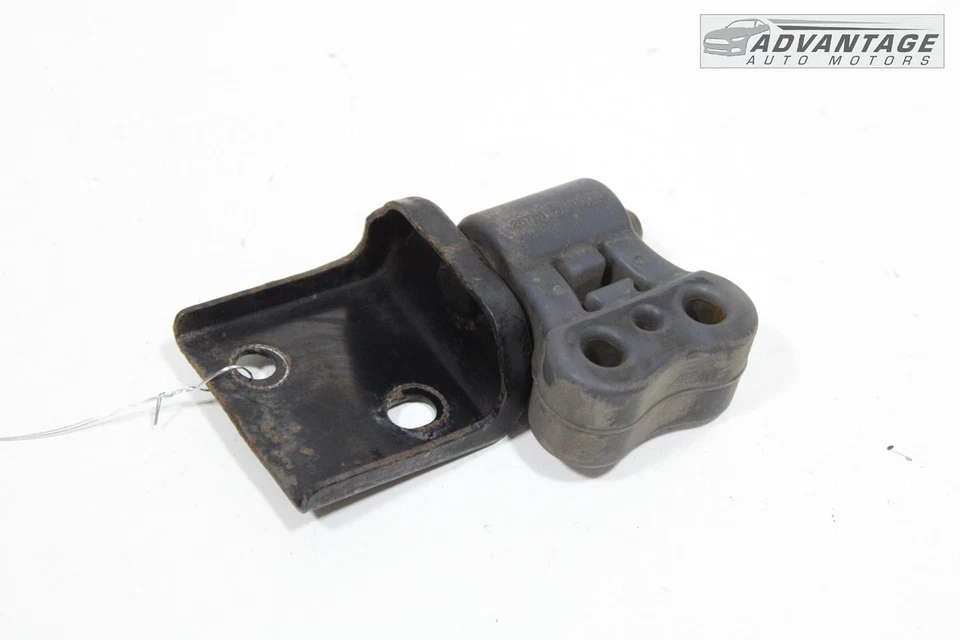 2018-2023 KIA STINGER RWD REAR RIGHT SIDE EXHAUST MUFFLER HANGER & BRACKET OEM - Image 2 of 4