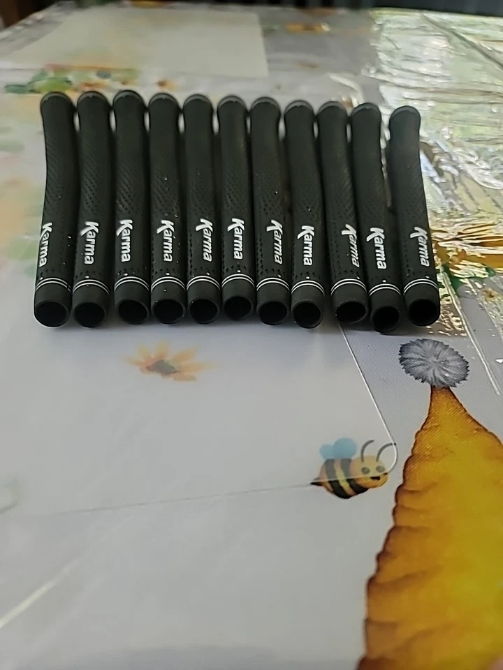 Empuñadura de golf Karma Golf de goma de terciopelo negro - todo negra - lote estándar de 11 empuñaduras Foto 3 de 3